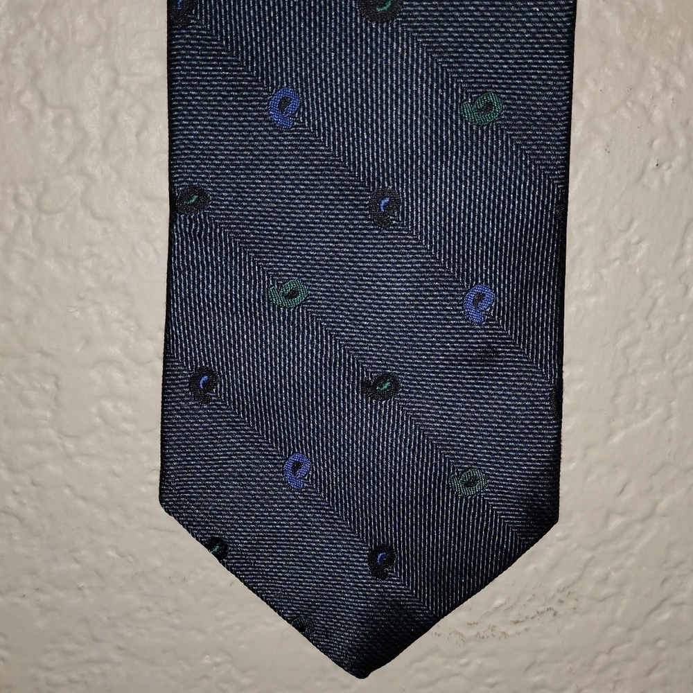 Necktie - Picture 2 of 4